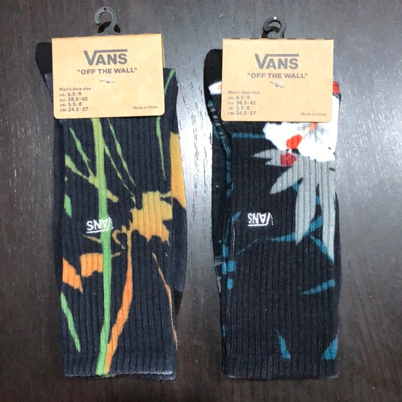 Vans Accessories - Vans Crew Socks Women’s Size 8-10.5 Lot of Two
